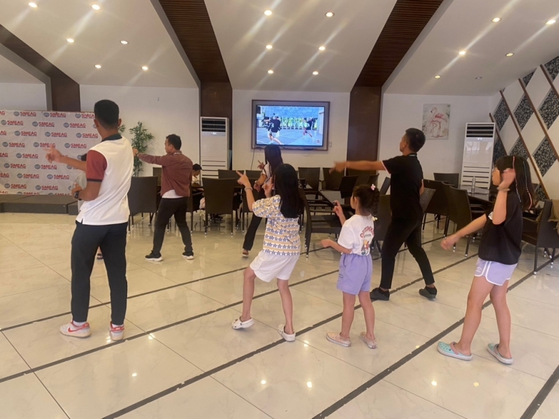 フィリピン留学 Cebu21 - SMEAG ENCANTO-class rooms&information boad-10